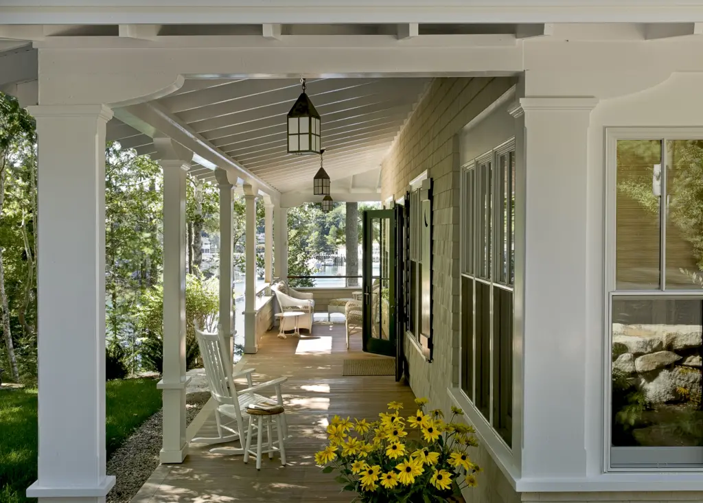 Outdoor deck with handing, pendant lights